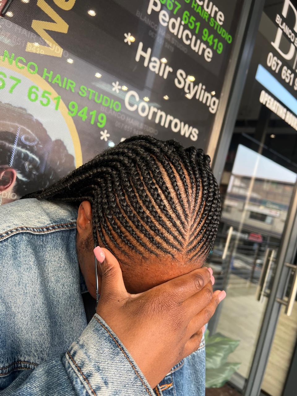 Detailed feed-in cornrows